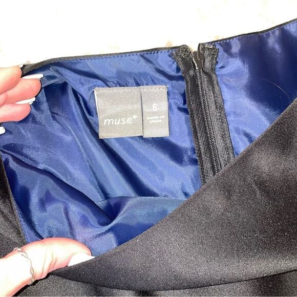 Muse Black Blue Laser Cut Eyelet Dress Size 6 black and navy blue sheath dress - Picture 13 of 16